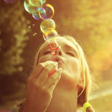 People in nature, Nail, Jewellery, Sunlight, Eyelash, Blond, Long hair, Brown hair, Liquid bubble, Bracelet, 