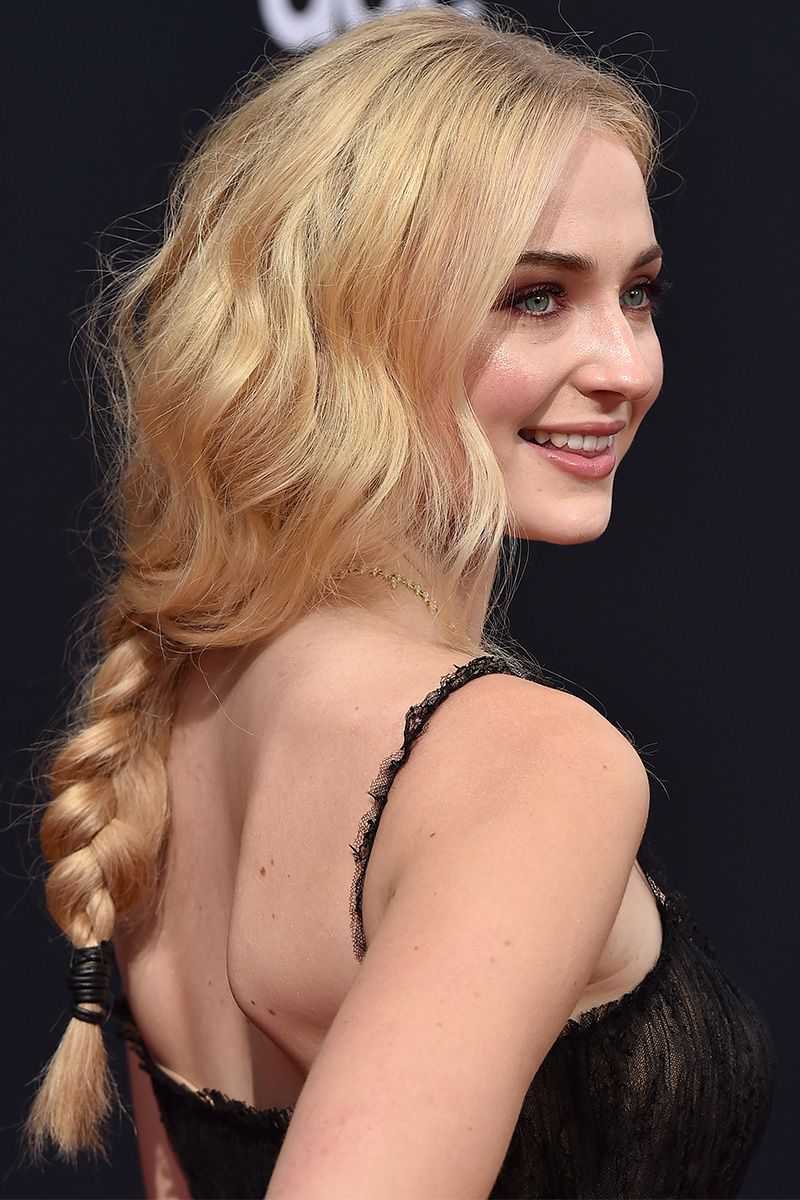 LOS ANGELES, CA - SEPTEMBER 18:  Actress Sophie Turner arrives at the 68th Annual Primetime Emmy Awards at Microsoft Theater on September 18, 2016 in Los Angeles, California.  (Photo by Axelle/Bauer-Griffin/FilmMagic)