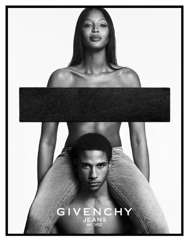 Naomi Campbell in topless per Givenchy