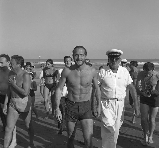 Leg, People, Human body, Standing, Barechested, Chest, Muscle, Vacation, Bermuda shorts, Active shorts, 