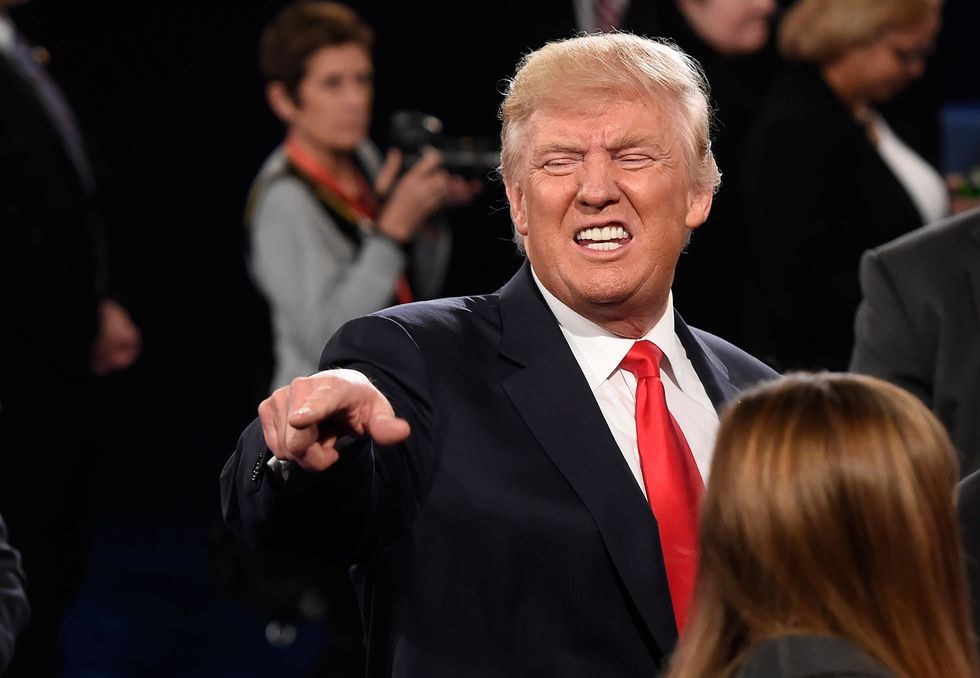 Donald Trump punta il dito