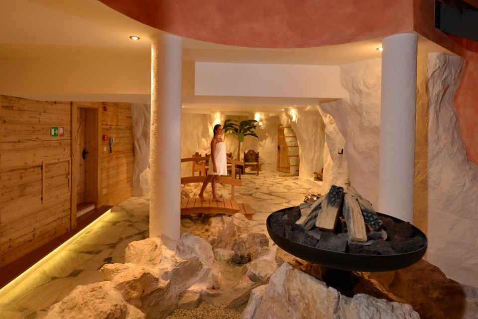 san-valentino-grotta-salina-hotel-gran-baita-selva-gardena-bolzano