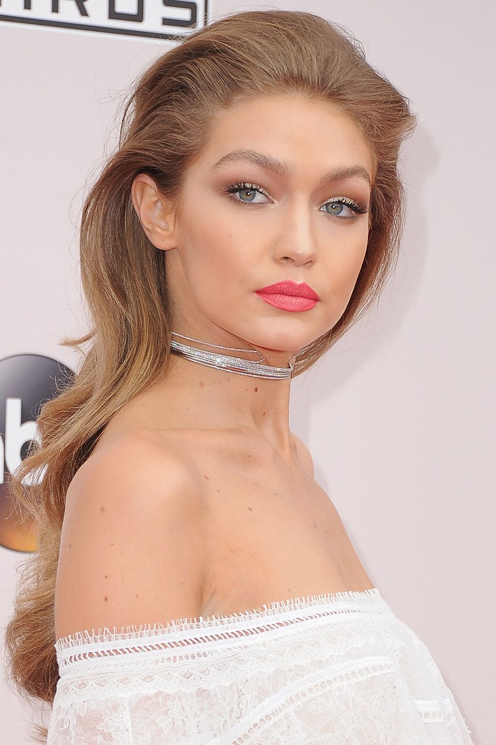 <p>"It" girl Gigi Hadid proves macchiato-esque strands are a must-try shade for spring.<span class="redactor-invisible-space" data-verified="redactor" data-redactor-tag="span" data-redactor-class="redactor-invisible-space"></span></p>