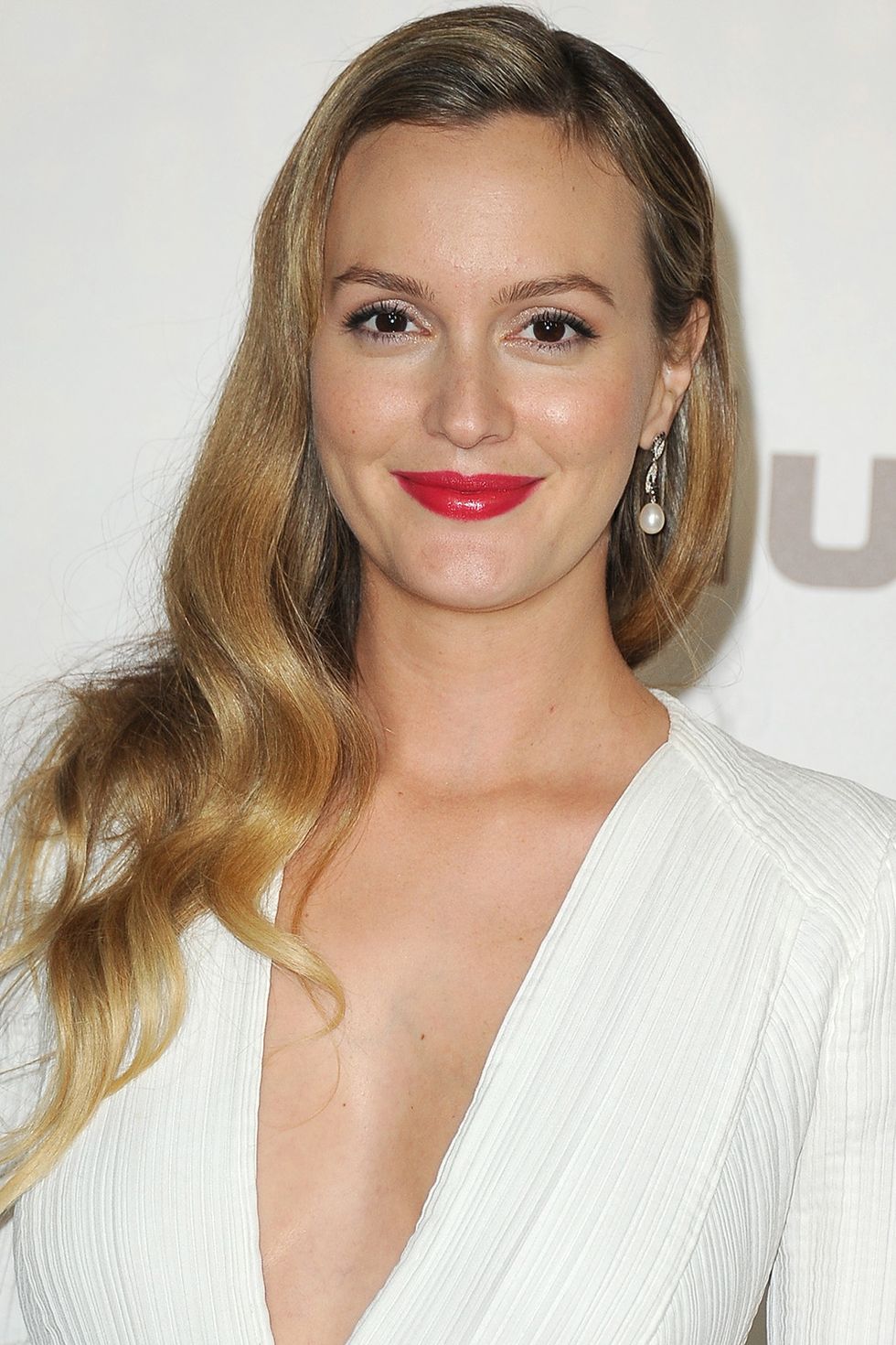 <p>A spring-ready beauty statement on Leighton Meester consists of buttery brunette hair and fiery red lips.&nbsp;<span class="redactor-invisible-space" data-verified="redactor" data-redactor-tag="span" data-redactor-class="redactor-invisible-space"></span></p>