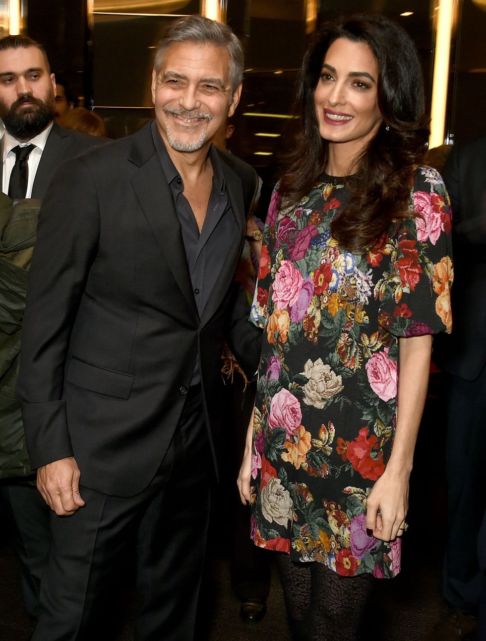 Mamme intorno ai 40 anni: prima foto di Amal Clooney incinta