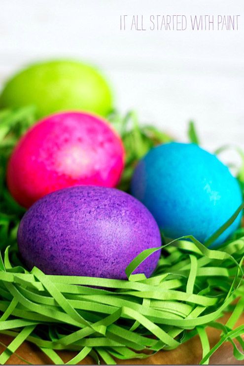 Easter egg, Easter, Egg, Egg, Ingredient, Whole food, Oval, Vegetable, 