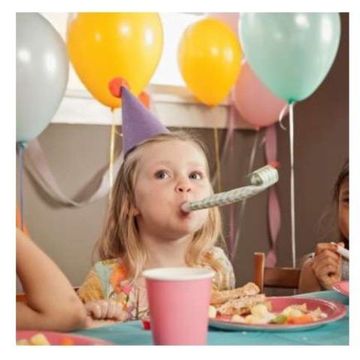 Hair, Party supply, Yellow, Balloon, Eating, Child, Party, Tableware, Sharing, Sweetness, 