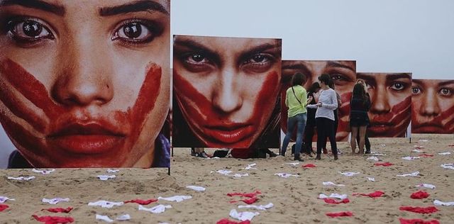 Una manifestazione contro la violenza sulle donne in Brasile.