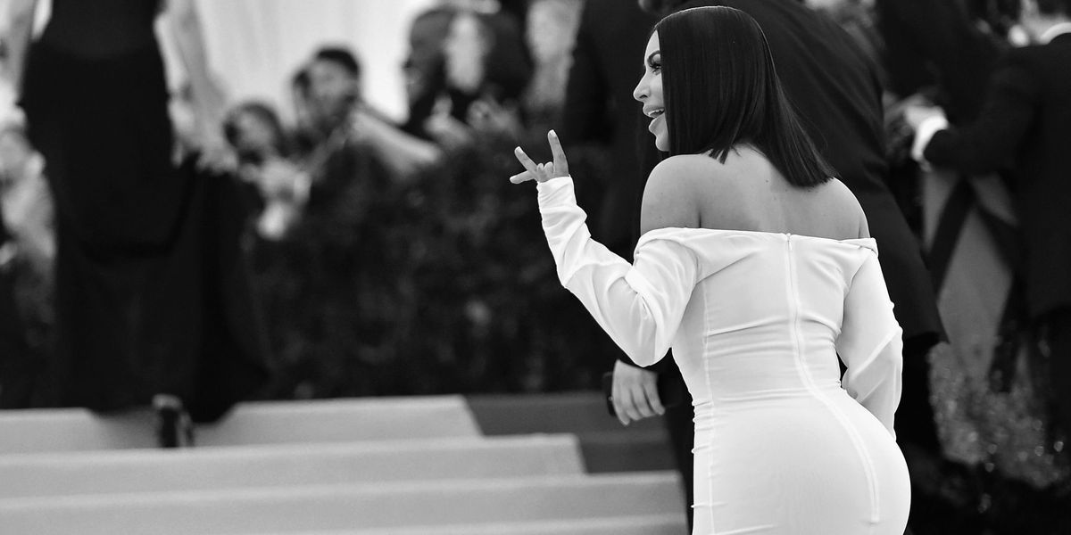 Guaina contenitiva: il segreto di Kim Kardashian per una silhouette più  snella