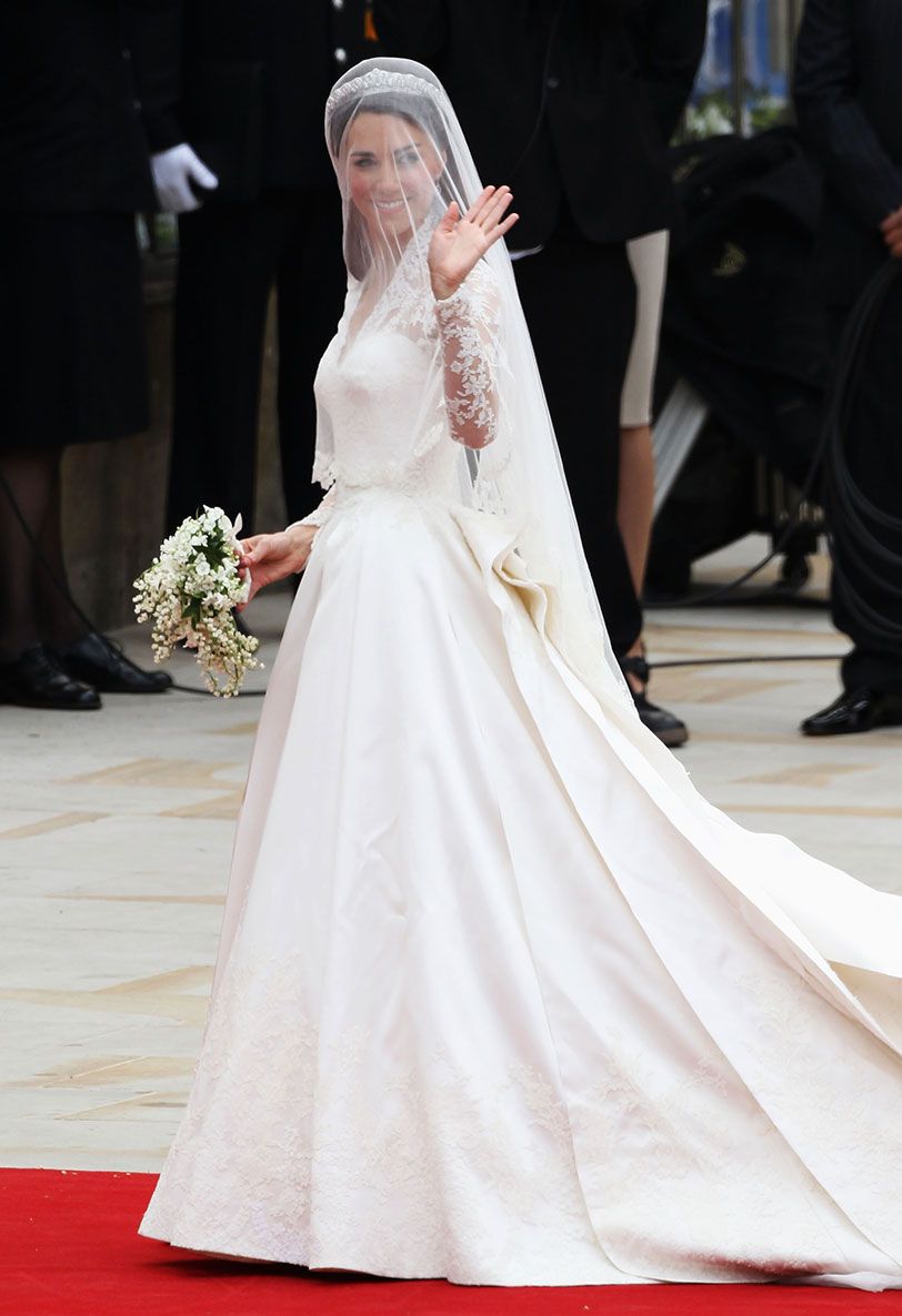 Gown, Wedding dress, Dress, Clothing, Bride, Bridal clothing, Bridal accessory, Fashion, Veil, Tradition, 