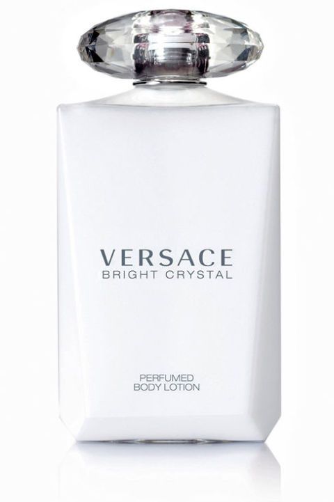 pelle-morbida-e-idratata-Bright-Crystal-Body-Lotion-versace-una-scia-di-muschio-e-fiori