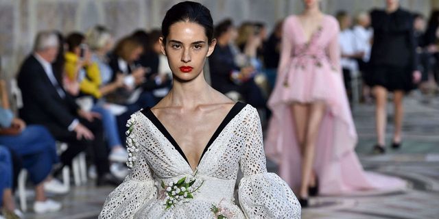 Dress, Style, Street fashion, Fashion model, Beauty, Gown, Fashion, Youth, Embellishment, Haute couture, 