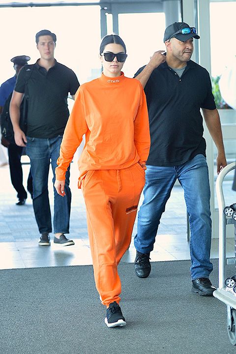 Kendall Jenner insegna qual è il vero look da aeroporto