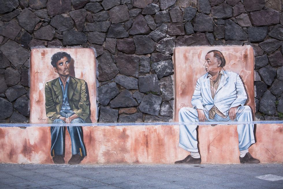 Salina: murales dedicato a Massimo Troisi e Philippe Noiret