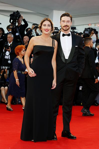 Maria Elena Boschi con il fratello Pier Francesco sul red carpet di Venezia