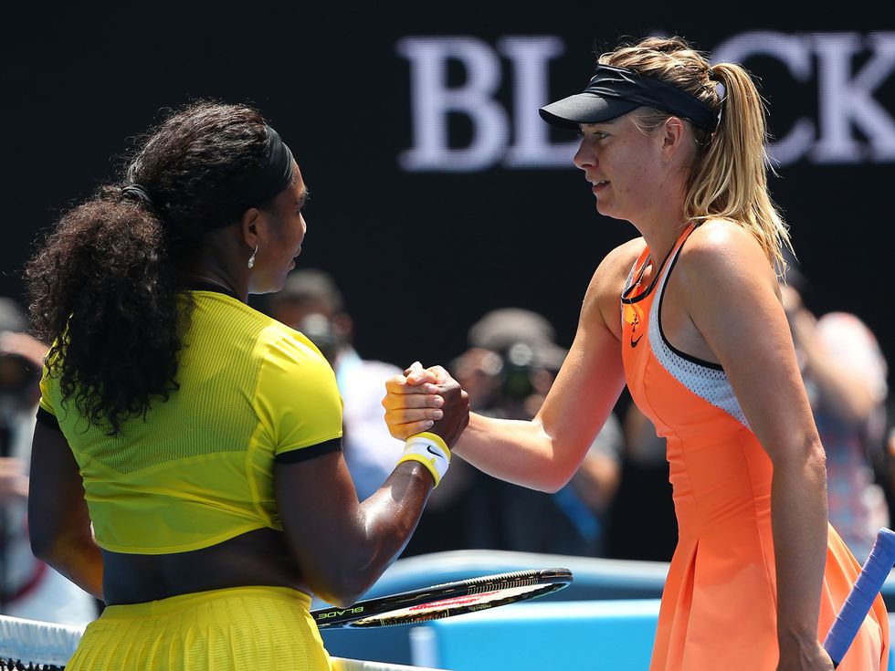 Maria Sharapova ha scritto un libro, Unstoppable, in cui non riesce a confessare una semplice verità: Serena Williams l'ha battuta sul campo da tennis 19 volte di seguito perché è più forte.
