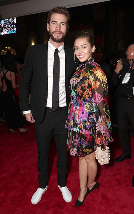 Miley Cyrus e Liam Hemsworth insieme sul red carpet
