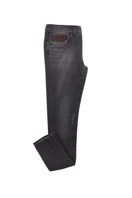 <p>Skinny jeans modello amazzone: <strong data-redactor-tag="strong" data-verified="redactor">La Martina</strong></p>