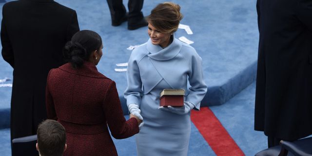 Melania Trump spende meno di Michelle Obama