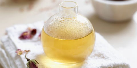 L'olio di rosa mosqueta è la soluzione se vuoi avere una pelle bellissima