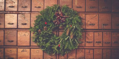 Christmas decoration, Wreath, oregon pine, Christmas, Tree, Wall, Plant, Leaf, Evergreen, Christmas ornament, 