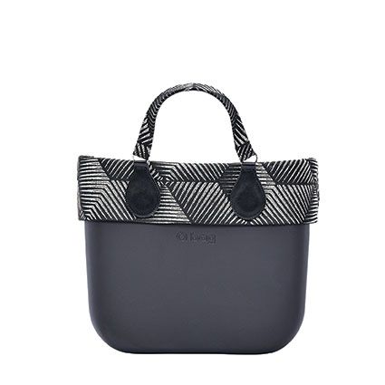 Handbag, Bag, Black, Product, Fashion accessory, Tote bag, Shoulder bag, Leather, Luggage and bags, Design, 