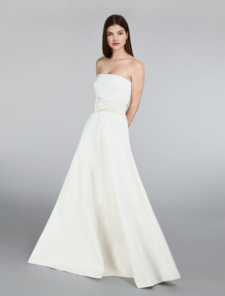Gown, Clothing, Fashion model, Wedding dress, Dress, Bridal party dress, White, Bridal clothing, Photograph, Shoulder, 