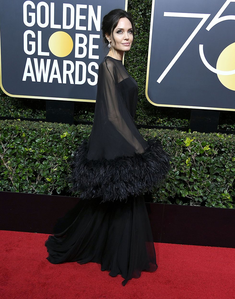 Angelina jolie ai Golden Globes 2018 foto
