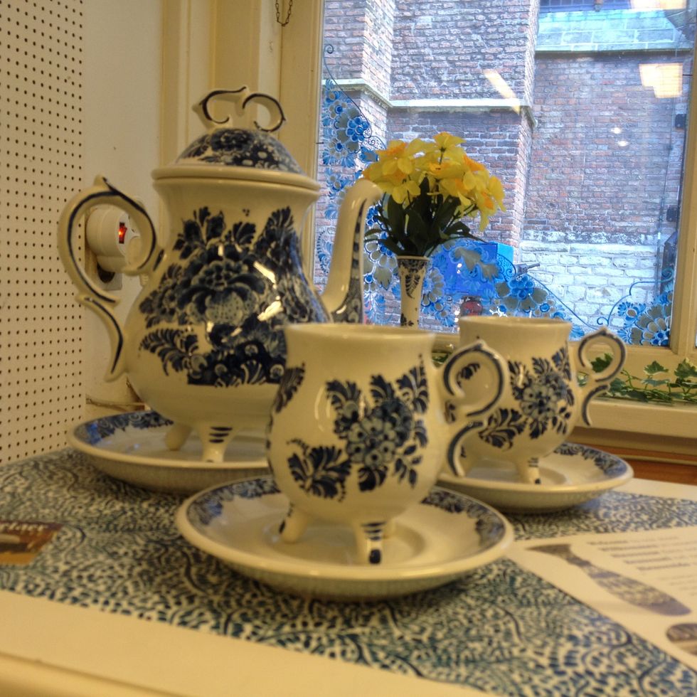 Porcelain, Tableware, Ceramic, Serveware, Saucer, Cup, Blue and white porcelain, Teacup, Dishware, Table, 