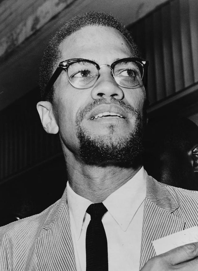 Malcolm X (1925 – 1965) all'interno del tribunale del Queens, 1964 Queens, New York, N.Y., U.S.A.