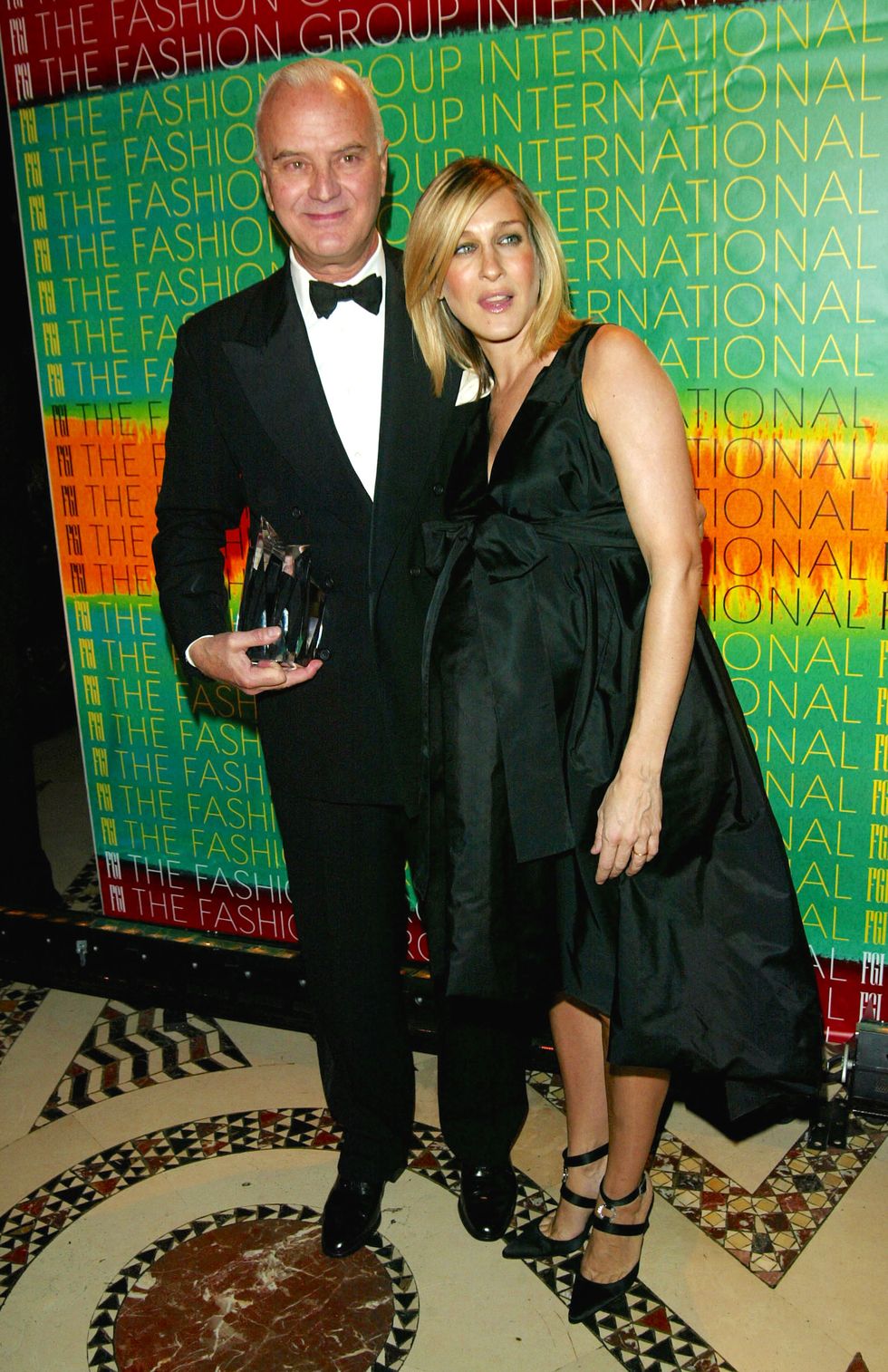 Manolo Blahnik con Sarah Jessica Parker nel 2002