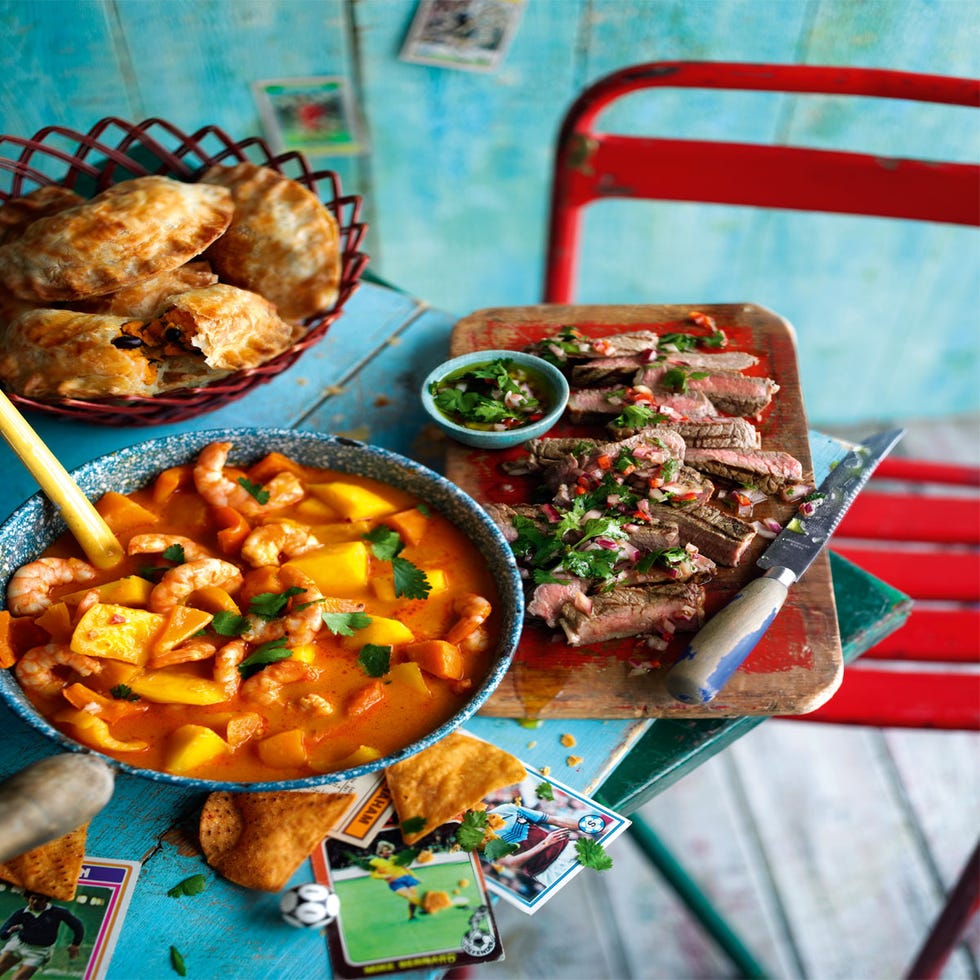 food, dish, cuisine, tableware, recipe, meal, ingredient, fast food, meat, curry,