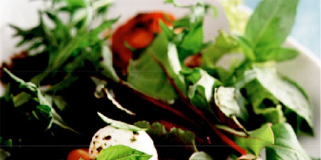 Food, Ingredient, Leaf vegetable, Produce, Recipe, Cuisine, Garnish, Salad, Dish, Dishware, 