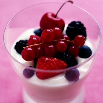 Food, Fruit, Produce, Tableware, Drink, Ingredient, Berry, Natural foods, Frutti di bosco, Drinkware, 