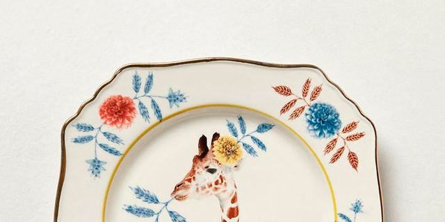 Giraffe, Giraffidae, Porcelain, Dishware, Neck, Terrestrial animal, Serveware, Ceramic, Creative arts, Fawn, 