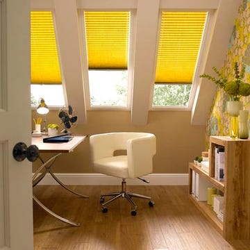 Wood, Room, Yellow, Interior design, Floor, Flooring, Hardwood, Window covering, Office chair, Fixture, 