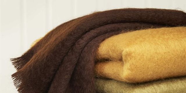 Brown, Textile, Maroon, Natural material, Wool, Woolen, Tan, Beige, Fur, Animal product, 