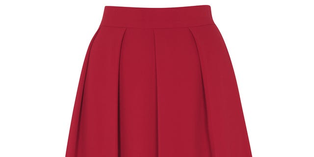 Sleeve, Textile, Red, Maroon, Orange, Costume, Carmine, Magenta, Costume design, Waist, Sleeve, Textile, Red, Maroon, Orange, Costume, Carmine, Magenta, Costume design, Waist,
