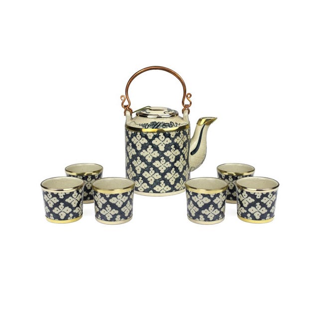 Serveware, Dishware, Porcelain, Drinkware, Lid, Pottery, Ceramic, Still life photography, Handle, Cup, 