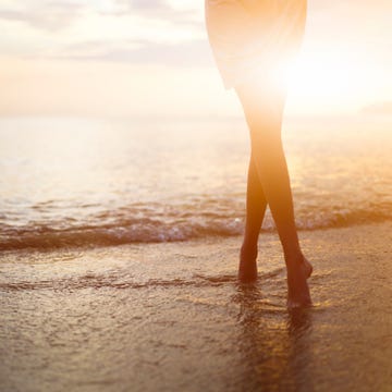 Human leg, Atmosphere, People in nature, Sunlight, Amber, People on beach, Knee, Barefoot, Tan, Morning, Human leg, Atmosphere, People in nature, Sunlight, Amber, People on beach, Knee, Barefoot, Tan, Morning,