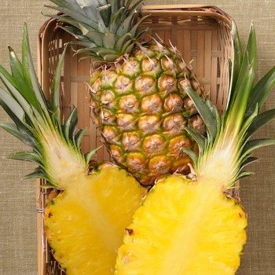 Yellow, Vegan nutrition, Produce, Fruit, Ananas, Pineapple, Food, Natural foods, Ingredient, Whole food, 