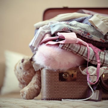 Stuffed toy, Textile, Toy, Bag, Beige, Linens, Fur, Facial hair, Plush, Home accessories, 