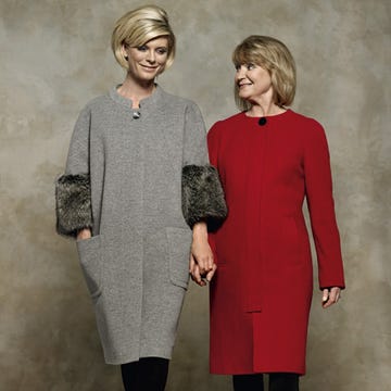 Sleeve, Human body, Standing, Joint, Style, Collar, Fashion, Grey, Pattern, Blond, 
