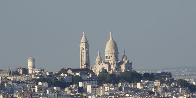 City, Urban area, Neighbourhood, Dome, Facade, Residential area, Roof, Metropolitan area, Landmark, Dome, City, Urban area, Neighbourhood, Dome, Facade, Residential area, Roof, Metropolitan area, Landmark, Dome,