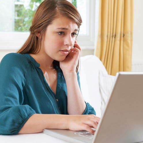 Product, Electronic device, Sitting, Laptop part, Technology, Office equipment, Laptop, Computer, Curtain, Personal computer, 