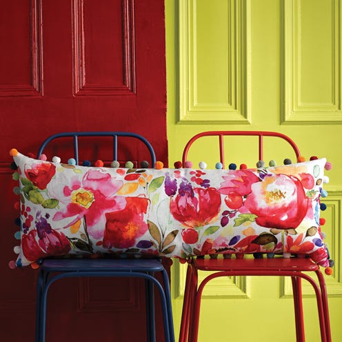 Red, Textile, Room, Pink, Magenta, Petal, Linens, Maroon, Home accessories, Interior design, 