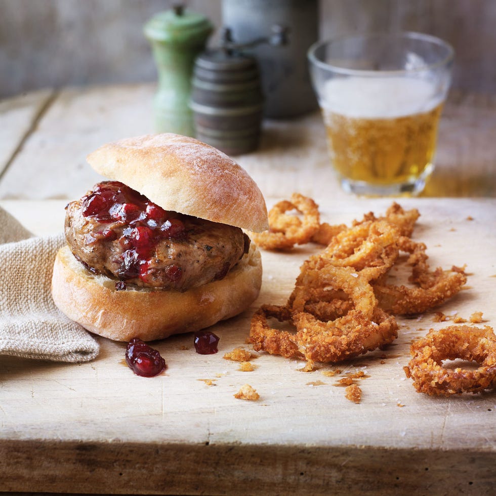 turkey burgers with crispy onion rings