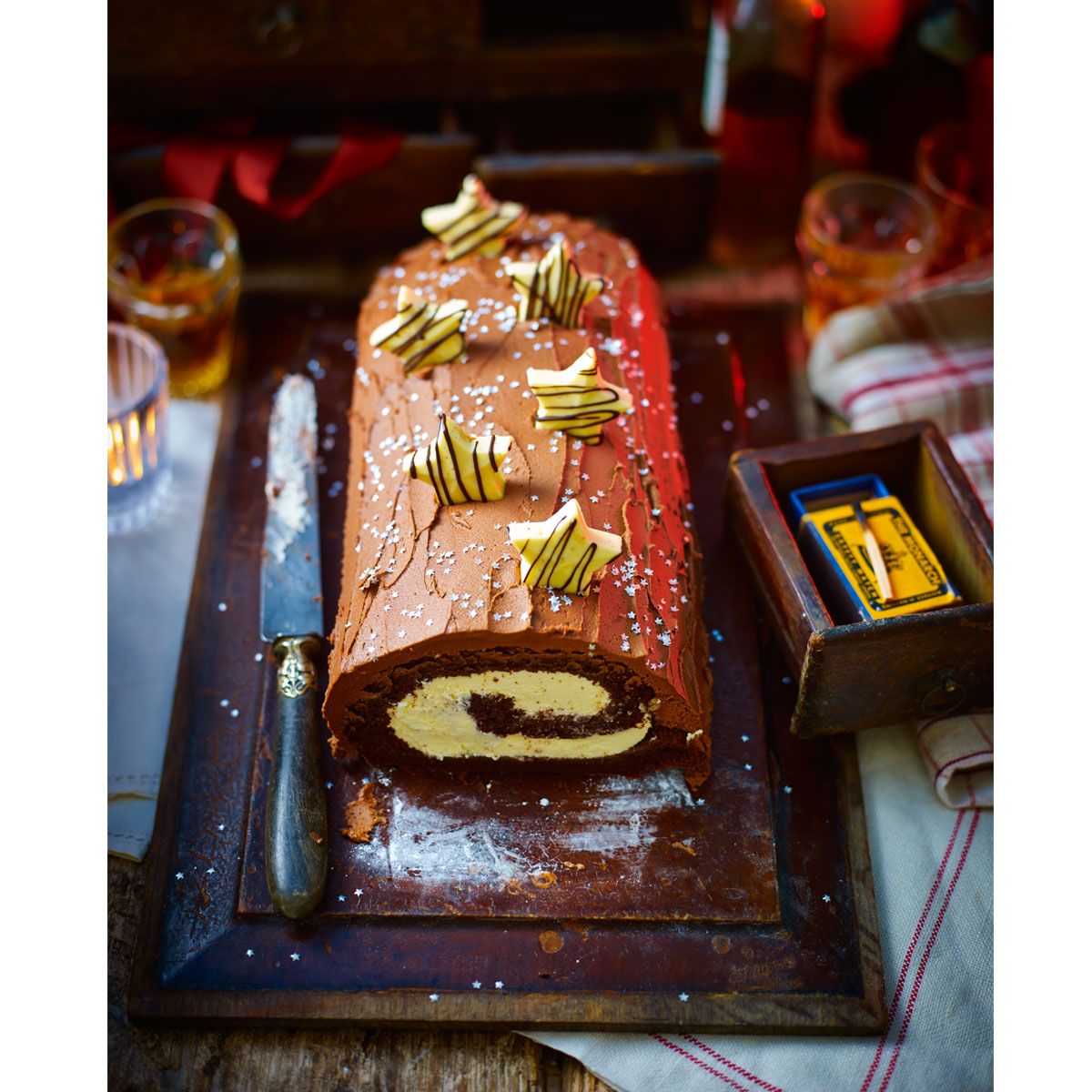 Chocolate Yule log (Bûche de Noël) - Les Chats Gourmets - Recettes