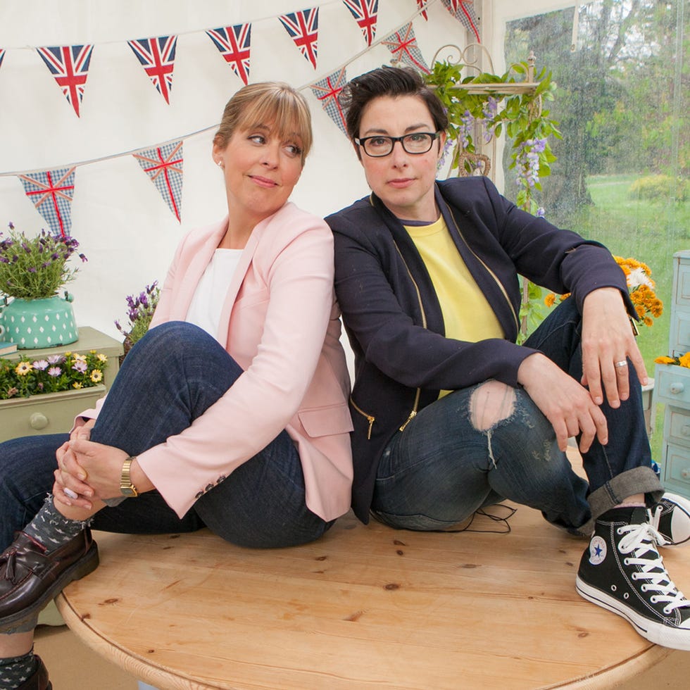 Leg, Trousers, Jeans, Outerwear, Sitting, Flowerpot, Knee, Jacket, Houseplant, Flag, 