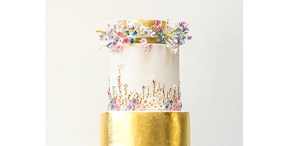 Dessert, Wedding ceremony supply, Cake, Sweetness, Baked goods, Cake decorating, Brass, Silver, Wedding cake, Cake stand, 